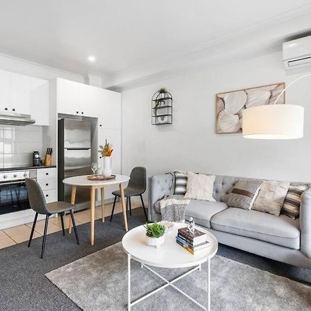 Apartamento Cozy 1 Bedder In St Kilda With Balcony Melburne Exterior foto