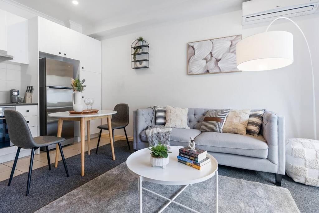 Apartamento Cozy 1 Bedder In St Kilda With Balcony Melburne Exterior foto