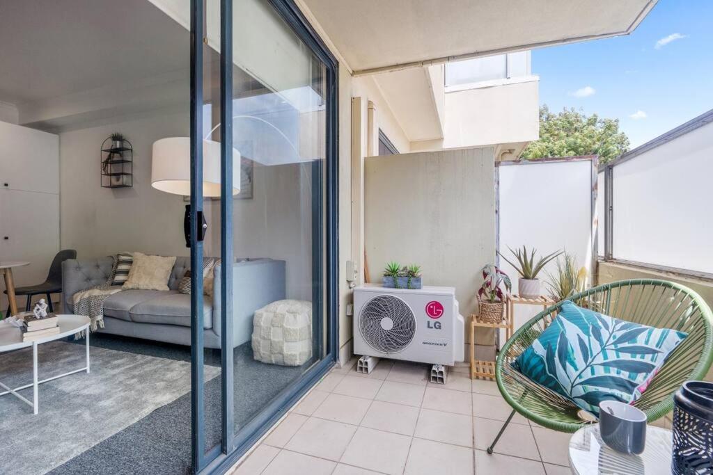 Apartamento Cozy 1 Bedder In St Kilda With Balcony Melburne Exterior foto