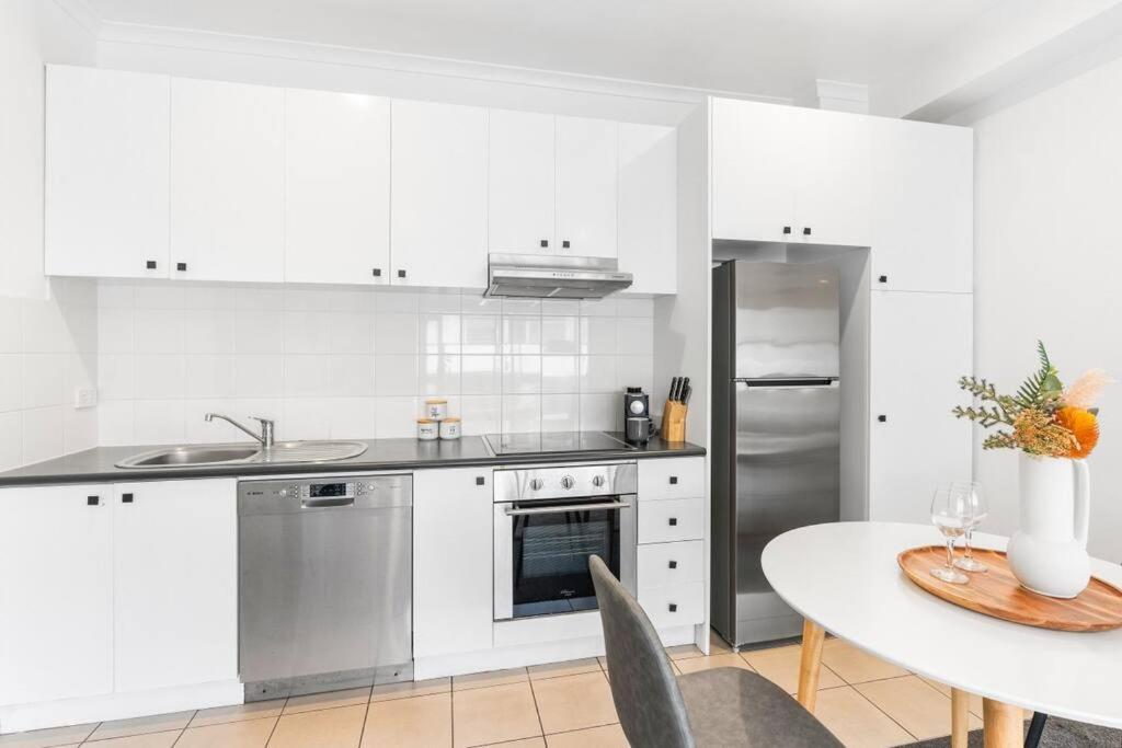 Apartamento Cozy 1 Bedder In St Kilda With Balcony Melburne Exterior foto