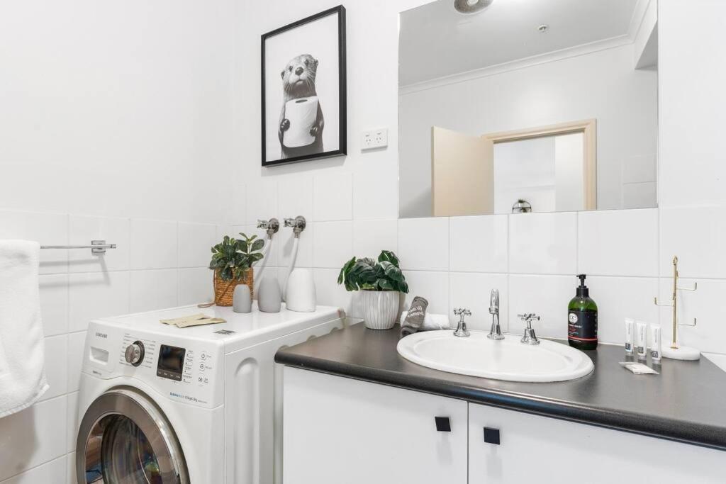 Apartamento Cozy 1 Bedder In St Kilda With Balcony Melburne Exterior foto