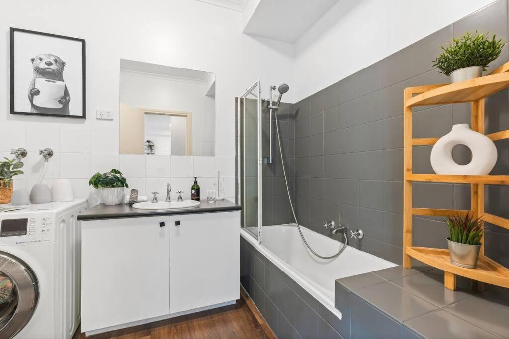 Apartamento Cozy 1 Bedder In St Kilda With Balcony Melburne Exterior foto