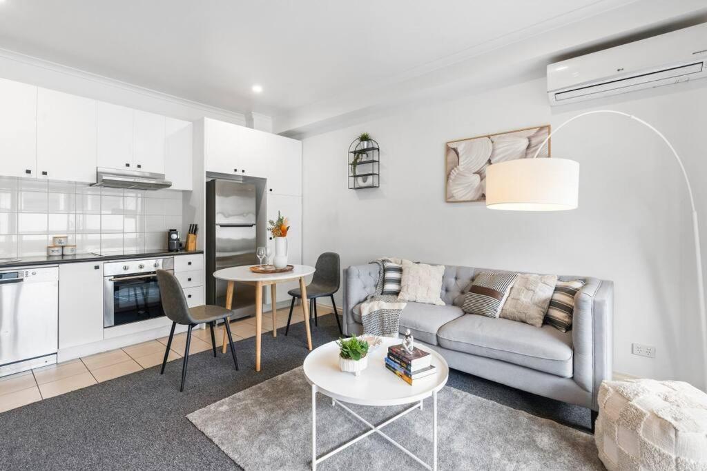 Apartamento Cozy 1 Bedder In St Kilda With Balcony Melburne Exterior foto